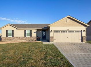 406 Prairie Creek Dr, Wentzville, MO 63385