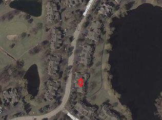 925 Shoreline Rd, Lake Barrington, IL 60010