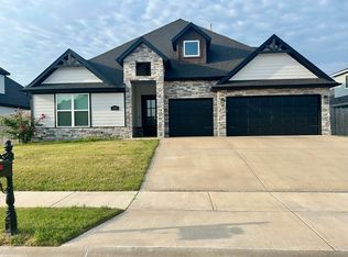 1141 Red Maple St, Centerton, AR 72719