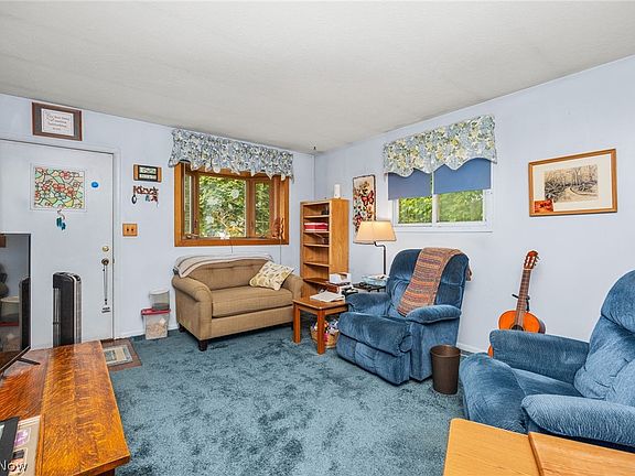 5th image of 275 1st St