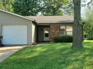 36 Joan Dr #B, Saint Peters, MO 63376