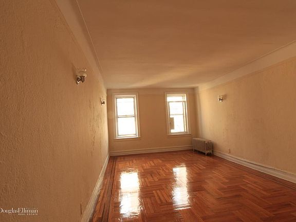 2nd image of 74 Gatling Pl APT 5G