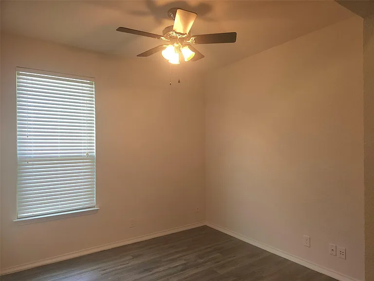 205 Beech Dr — Photo 10