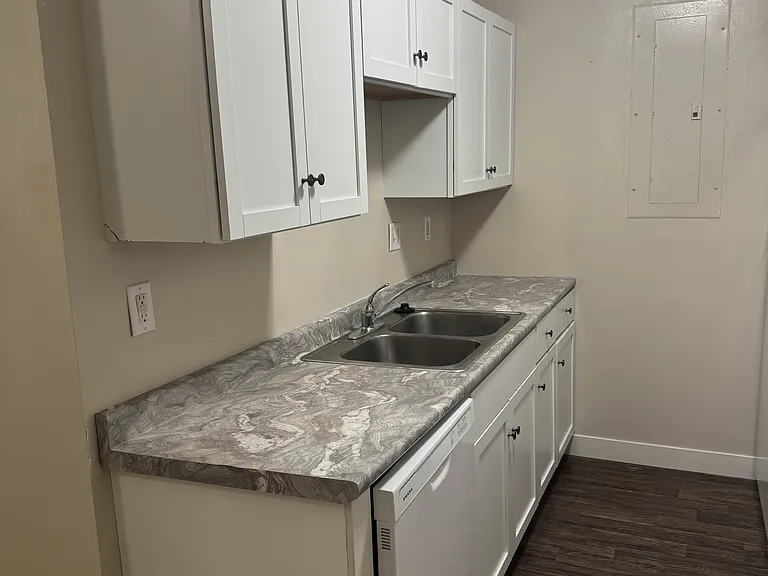 314 Randolph St E #105 — Photo 2