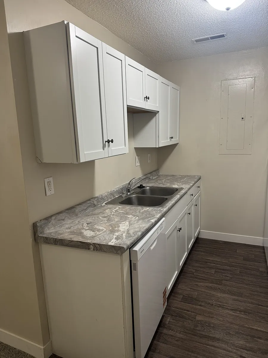 Building Photo - 314 Randolph St E #105