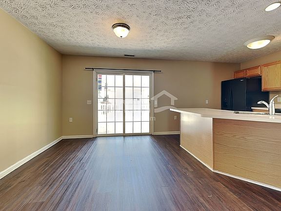 3rd image of 3725 Waterbridge Ln