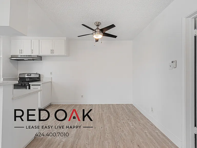 700 Glenway Dr #7 — Photo 8