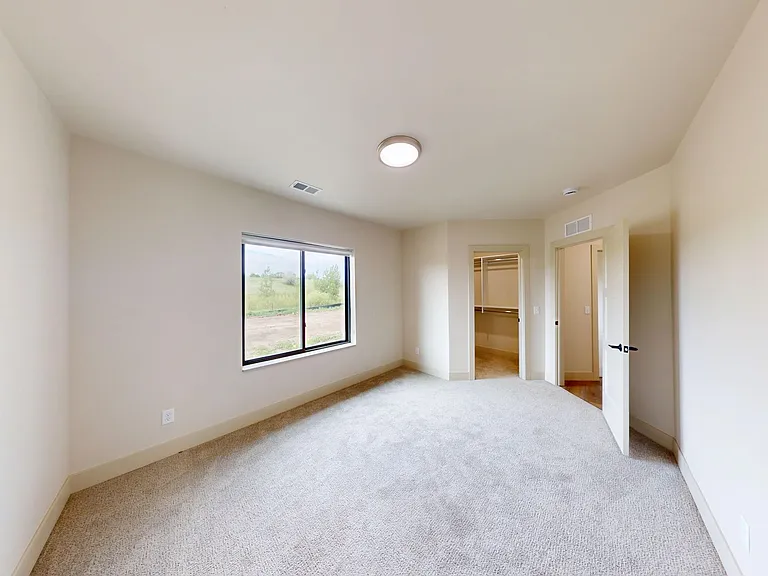 5631-5735 E Revere Dr — Photo 47