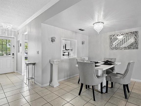 5th image of 3708 Savoy Ln APT C