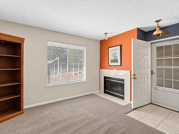 4th image of 125 Pierpoint Cir