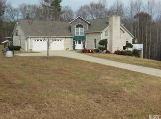 77 Candlewick Cove Dr, Taylorsville, NC 28681