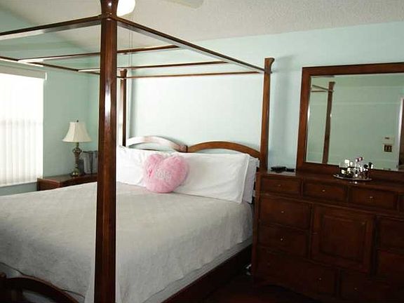5th image of 16339 Nw 23 St