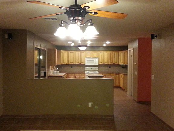 Family Rm to Kitchen
