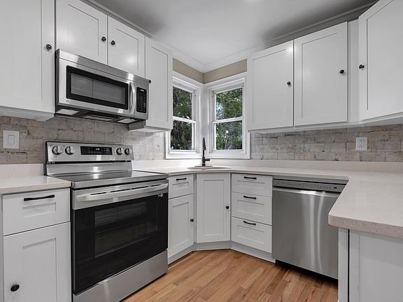 2nd image of 1545 Colonial Dr