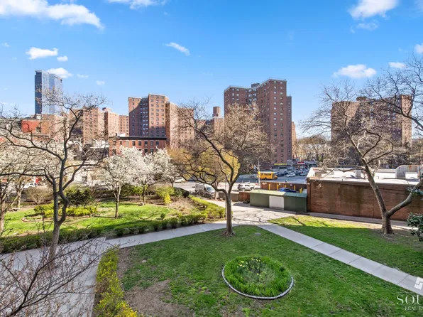 185 Park Row 3F image 2 of 11
