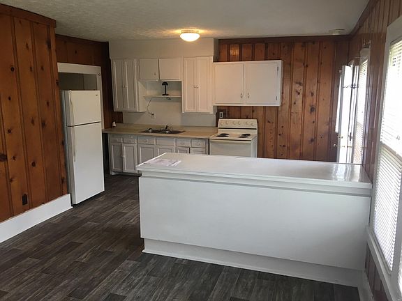 4th image of 410 N Race St #B