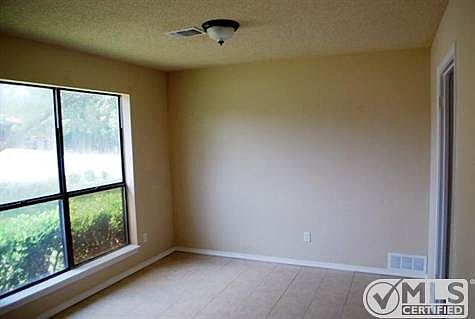 5th image of 206 Sunset Dr