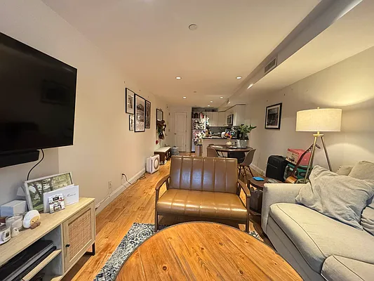 Rented by NY Space Finders Inc. | media 7