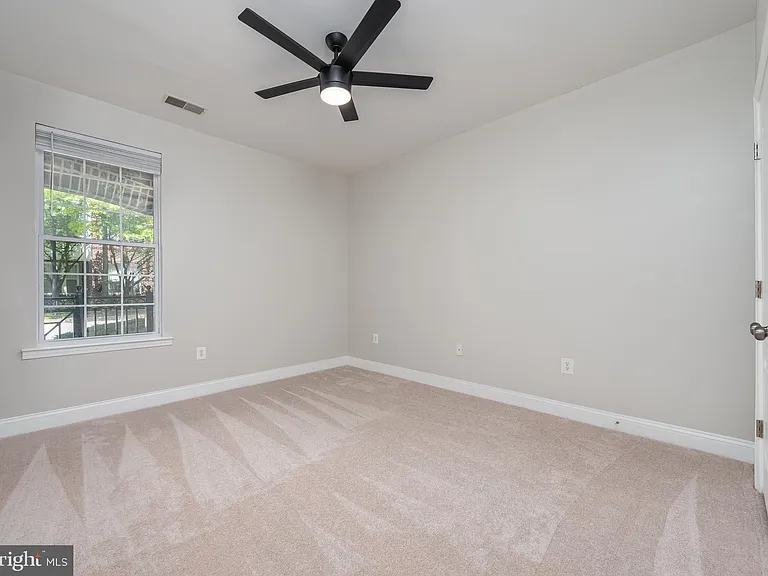 5800 Clipper Ln #104 — Photo 11