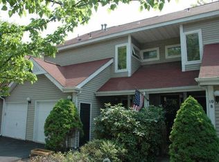 14 Ogdon Ct, Oak Ridge, NJ 07438