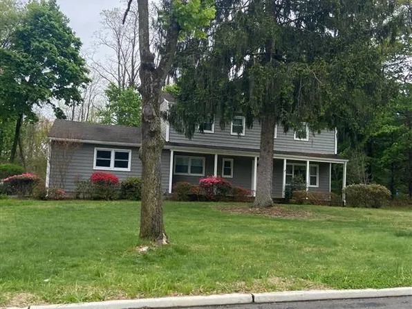 22 Willshire Dr, Tinton Falls, NJ 07724