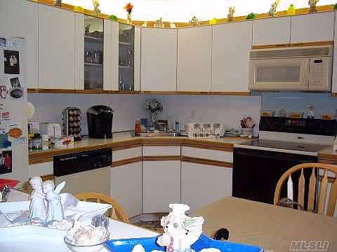 4th image of 407 Clubhouse Ct