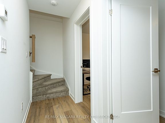 3rd image of 4263 4th Ave