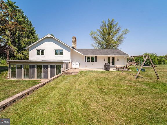 2nd image of 49 Willow Creek Rd