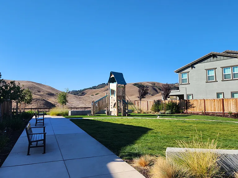 1512 Umbria Ct — Photo 26