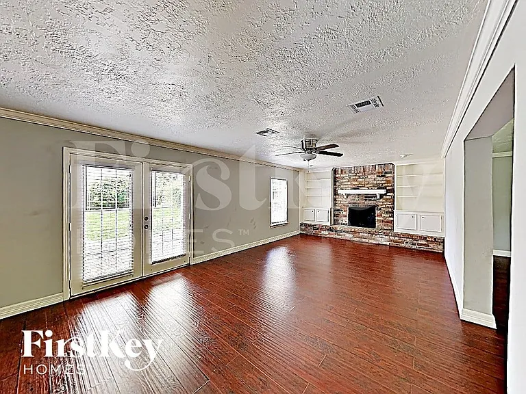 10122 Woodhollow Dr — Photo 7