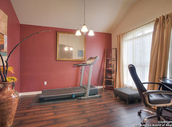 3rd image of 10310 Pinehurst Run