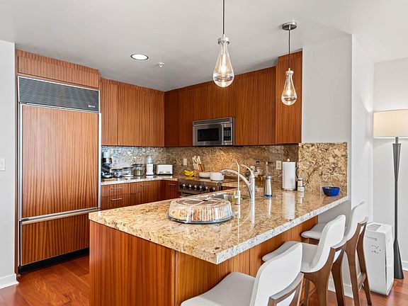 5th image of 38 N Almaden Blvd Unit 1916