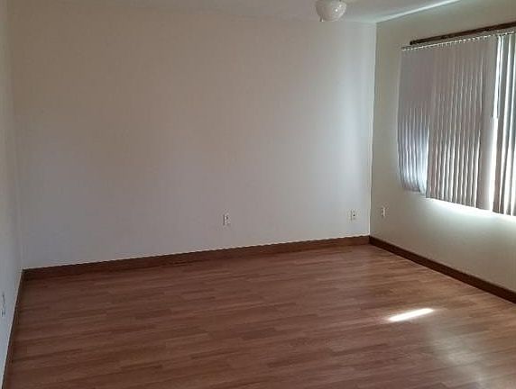 5th image of 47 N Haven Dr
