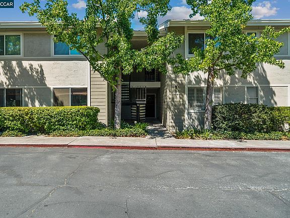 4th image of 1065 Wesley Ct APT 1