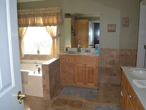 4th image of 476 Macedonia Rd