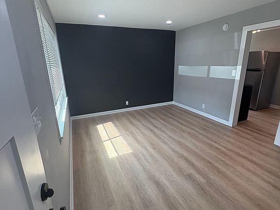 4th image of 123 Sequoia Dr Unit A