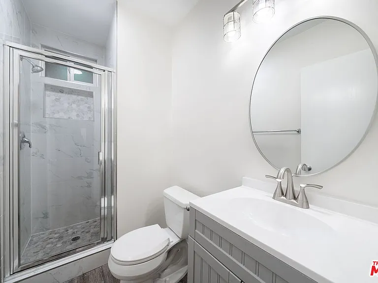 13343 Victory Blvd #4 — Photo 1