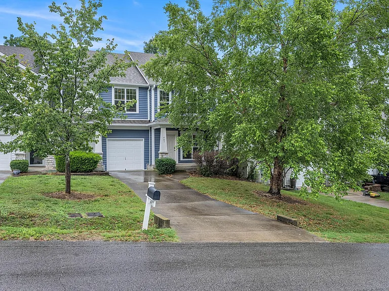 407 Normandy Cir — Photo 4