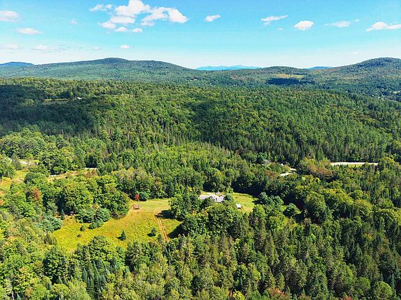 4th image of 405 Sawmill Road