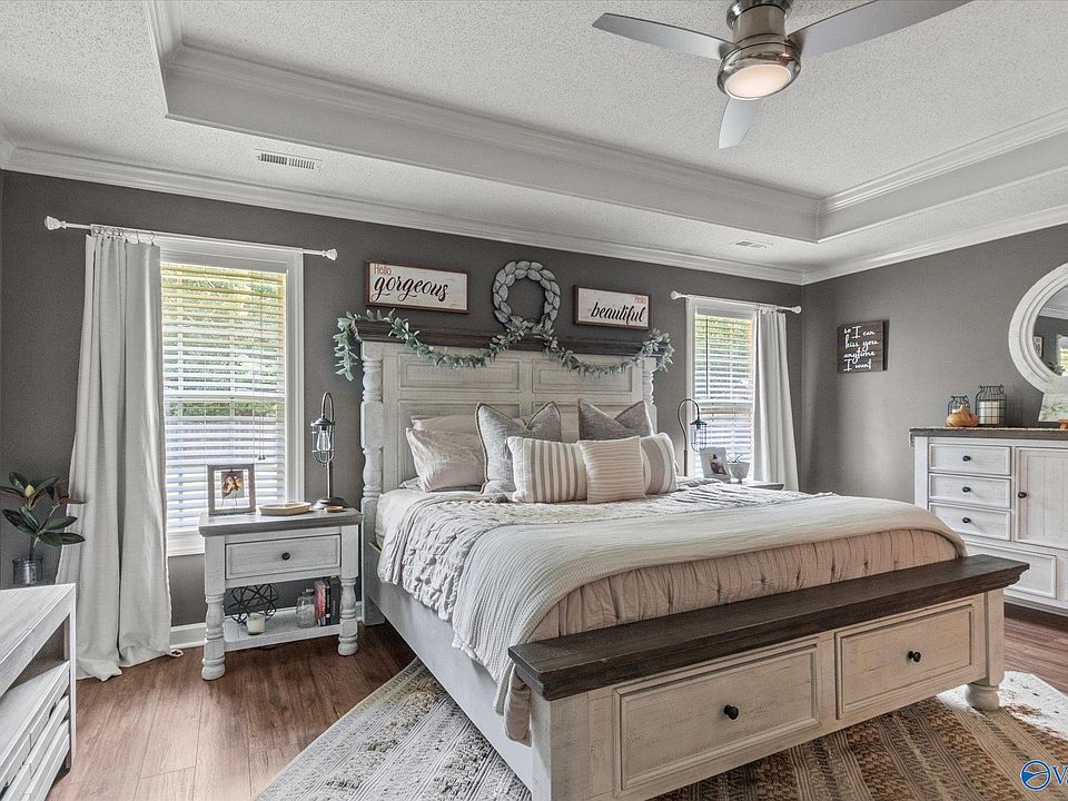 1st image of 126 Willowvalley Dr