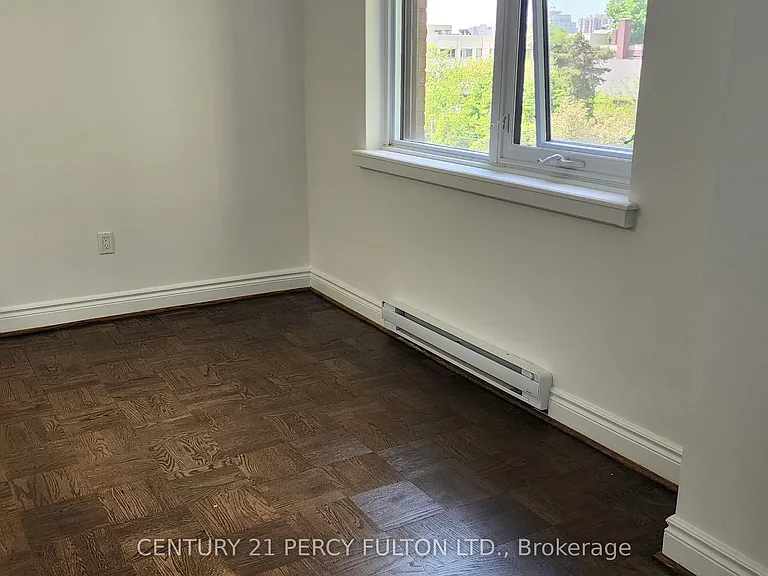 22 Woodlawn Ave E #405 — Photo 7