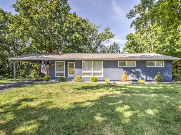 10866 Mercer Ct, Saint Ann, MO 63074