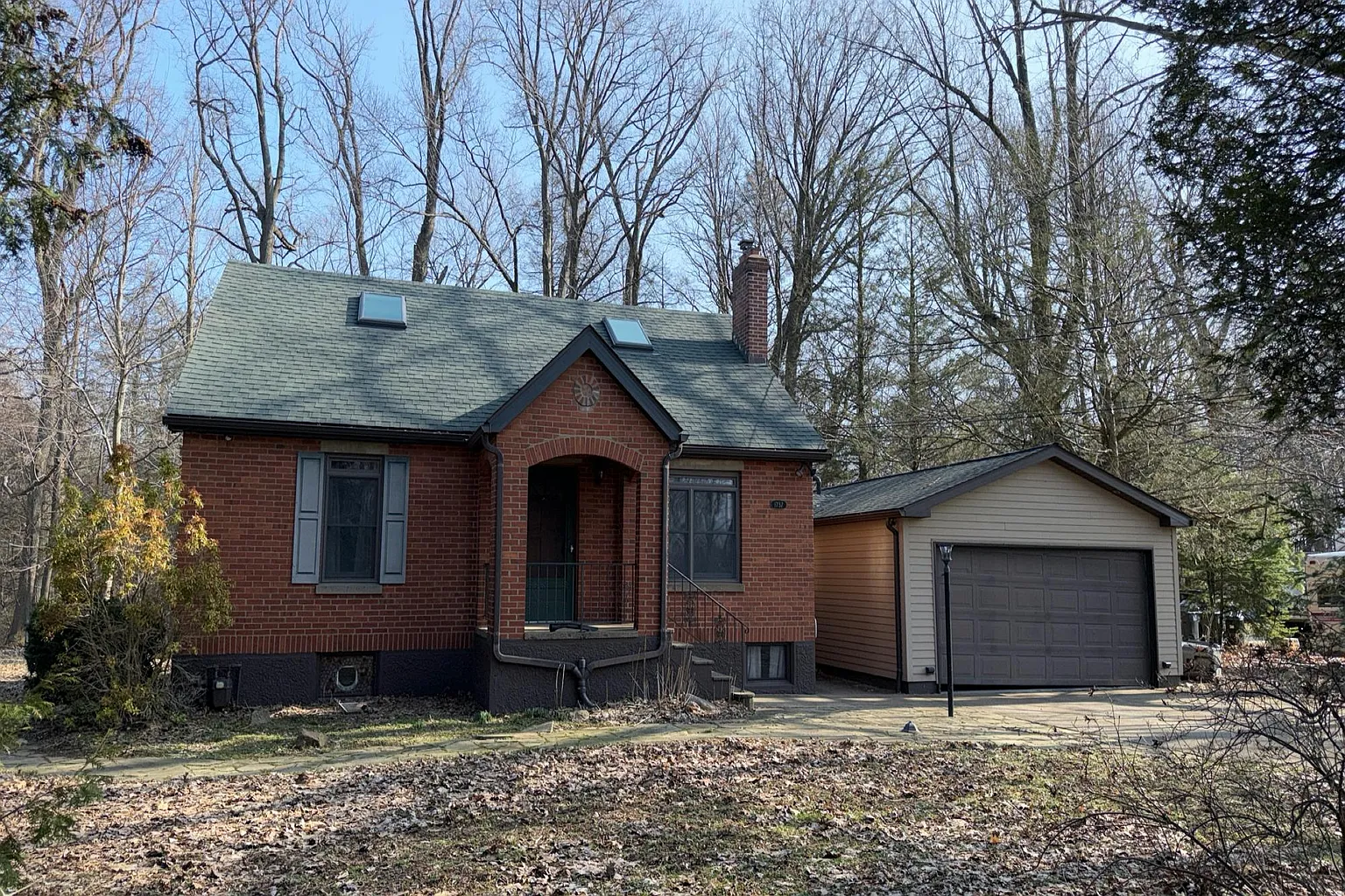 1737 Brookside Dr photo 1