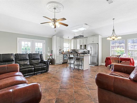 4th image of 105 Tammy Dr