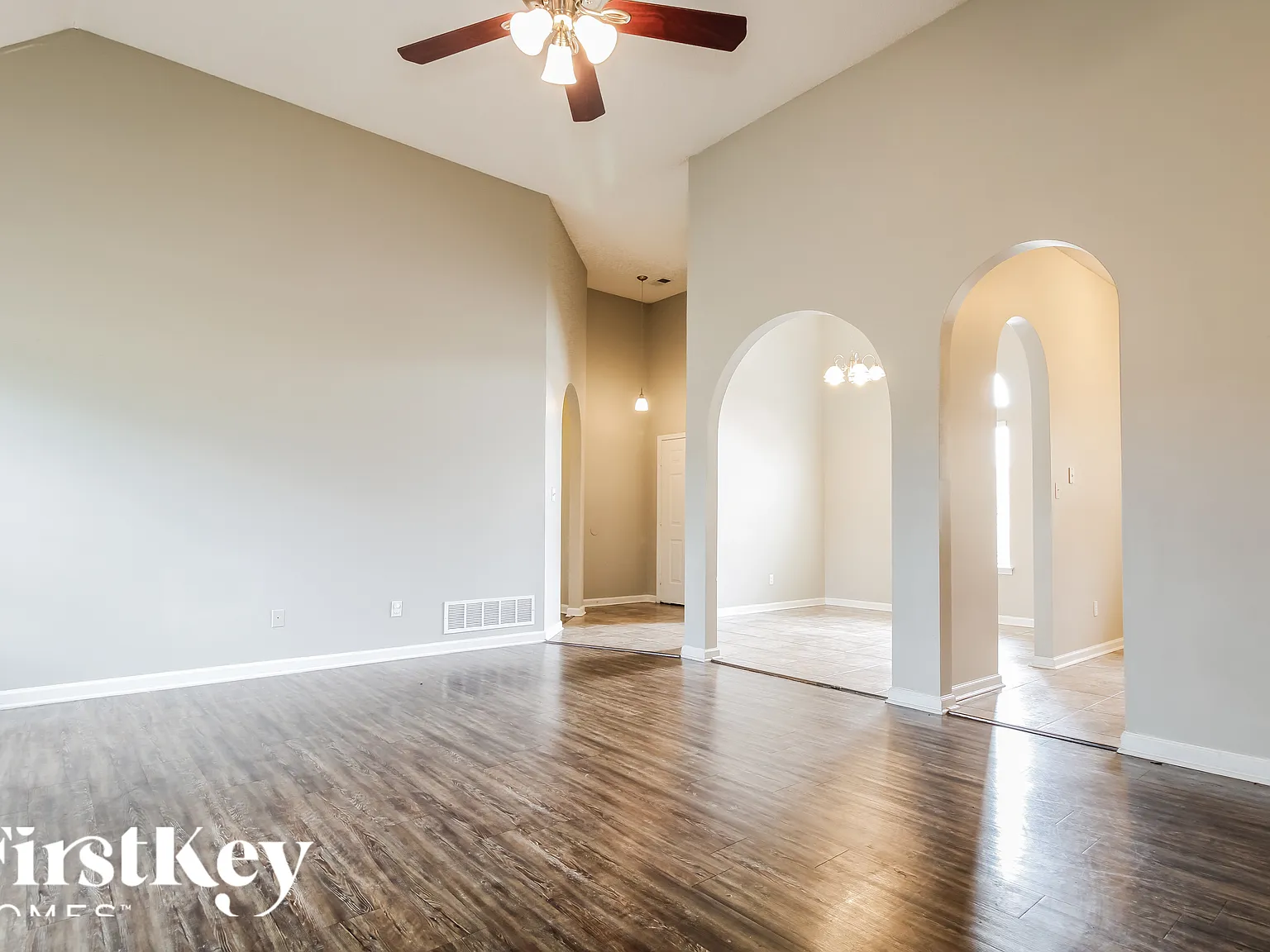 4 bed, 2.0 bath, 1938 sqft, $2,245 — Photo 4
