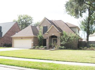 137 Spanish Trace Cir, Lake Jackson, TX 77566