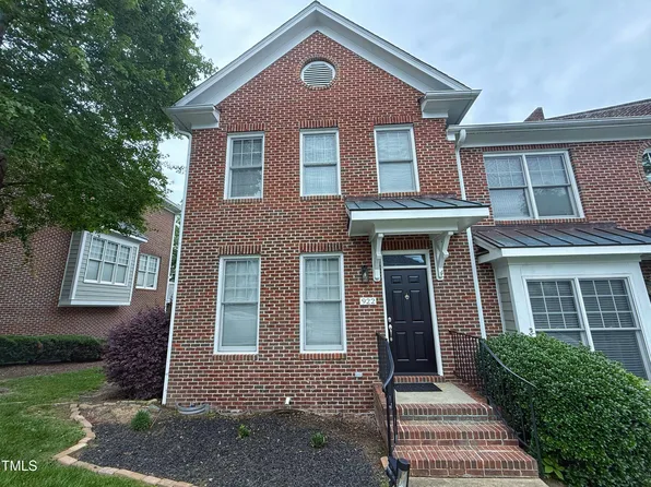 922 Edgewater Cir, Chapel Hill, NC 27516