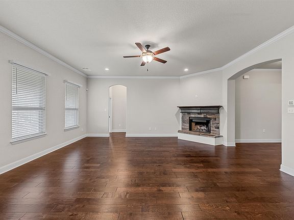5th image of 1093 Hesselridge Dr