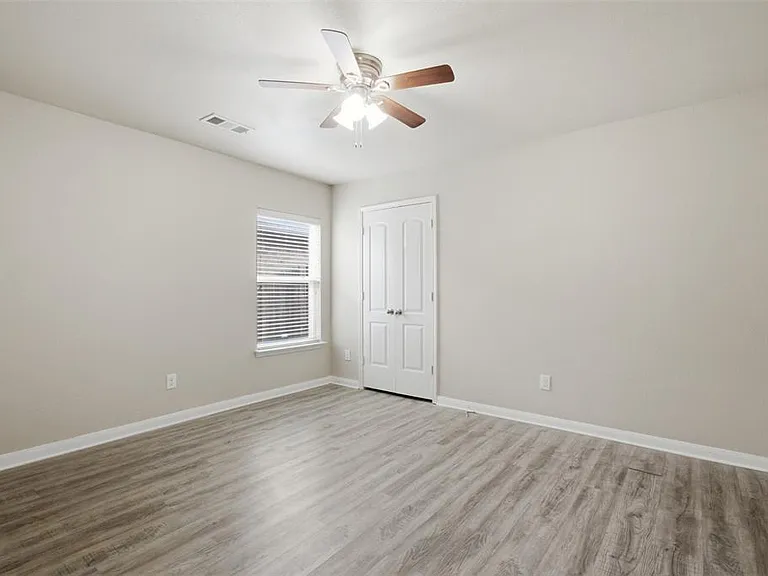 230 Silverleaf Dr — Photo 19