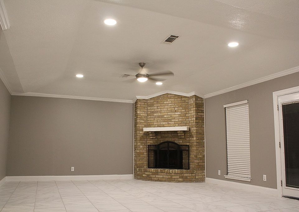 1st image of 8609 Lynwood Ln